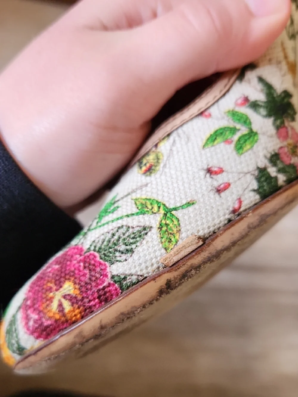 Gucci Floral Embroidered Pumps in Cream with Pink & Green Accents - Picture 11 of 11